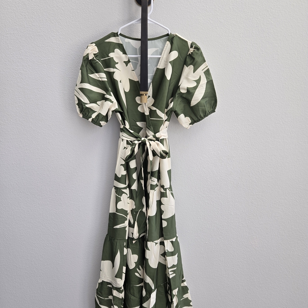Commense Green and Cream Floral Midi Dress